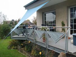 Verzinktes Geländer mit Edelstahlhandlauf